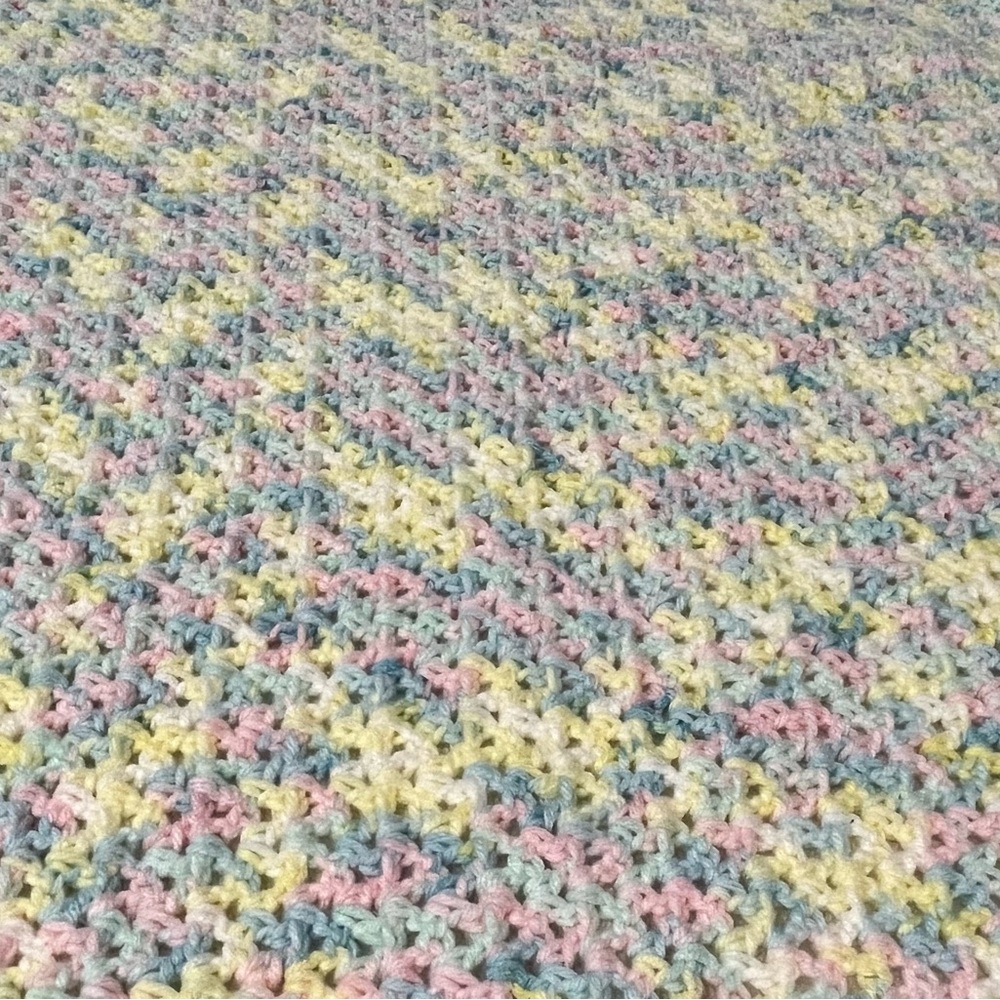 Hand crochet baby blanket. Soft yarn, measurements in photos